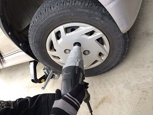 子供と一緒に車のタイヤ交換をするということ