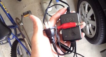 超格安な車のバッテリー充電器を買って試した　【小型軽量】！！バッテリー充電器 12V 1250ｍA