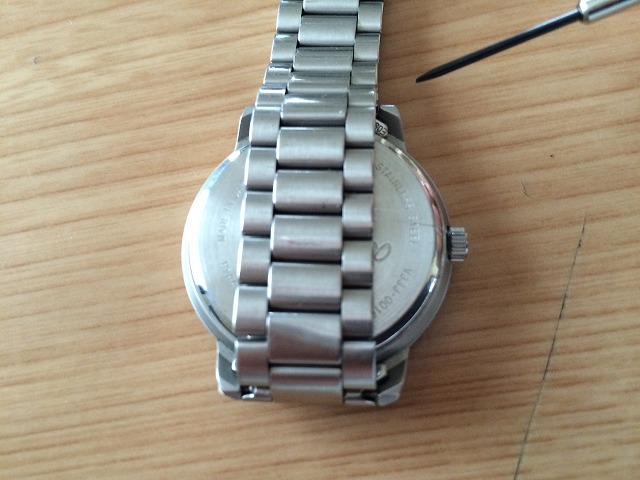 アニエス・べー agnisb V33J-0010の腕時計の電池交換をしてみた