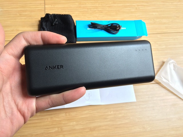 モバイルバッテリーをもう一つ買った。Anker PowerCore 20100があれば余裕でまかなえる