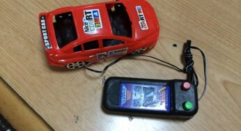 ミニ四駆を買ったらモーターが付いていなかったので、１００円ショップの車からモーターを移植した次男