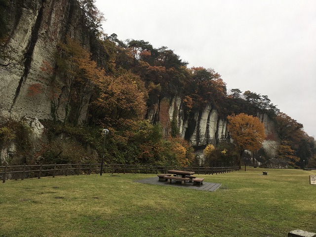 岩山に囲まれた大谷景観公園からの景色が絶景でオススメ