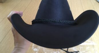Amazonで売れ筋のテンガロンハットを買ってみた結果！匂いが臭い（笑）